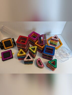 Colorful Magnetic Building Tiles Set - Multicolor Squares & Triangles 135 Pieces